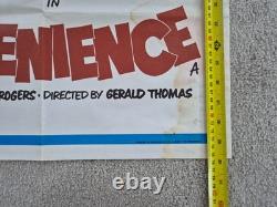 Affiche de cinéma britannique Quad originale de 1971 CARRY ON AT YOUR CONVENIENCE