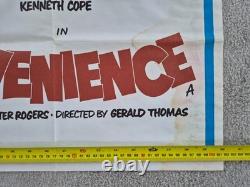 Affiche de cinéma britannique Quad originale de 1971 CARRY ON AT YOUR CONVENIENCE