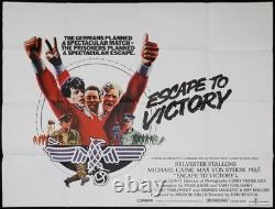 Évasion vers la victoire AFFICHE QUAD ORIGINAL du film Michael Caine Stallone Pelé 1981
