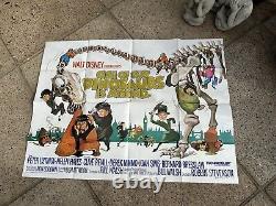 L'un De Nos Dinosaures Est L'affiche De Cinéma Quadruple Manquante Walt Disney Ustinov